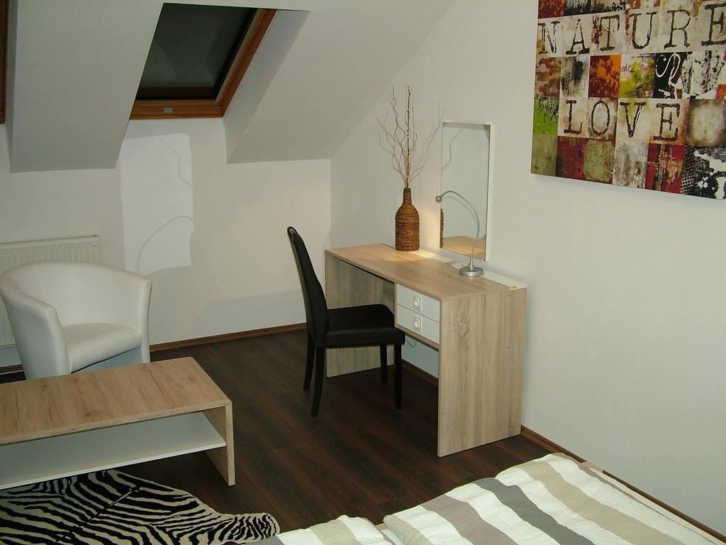 Korzo Apartman Kőszeg Стая снимка