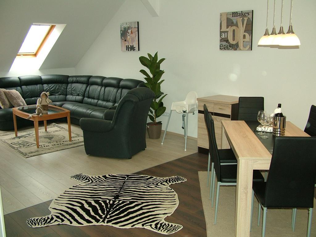 Korzo Apartman Kőszeg Стая снимка