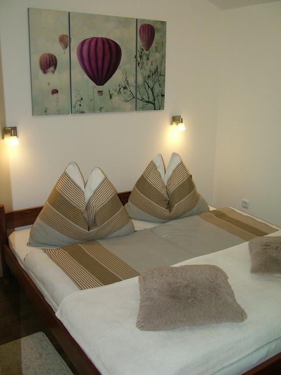 Korzo Apartman Kőszeg Стая снимка
