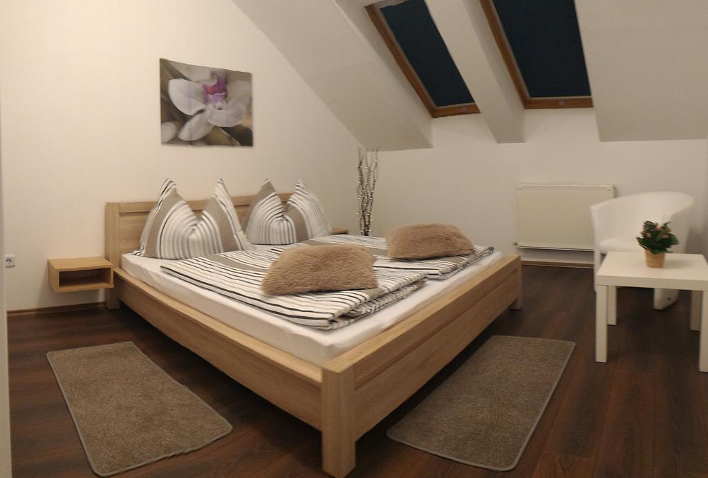 Korzo Apartman Kőszeg Стая снимка